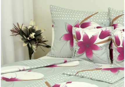 Bavlněný satén Bordová kytka  II. jakost